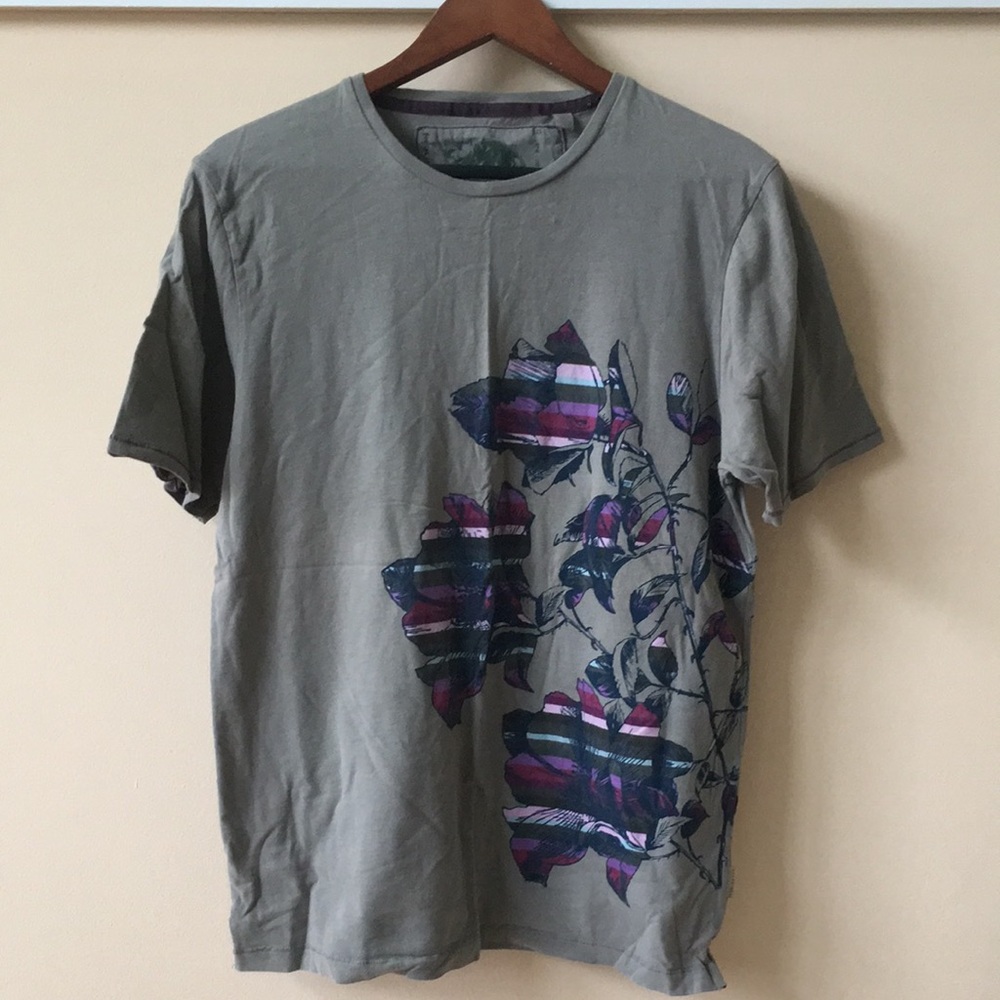 Like-new Ted Baker Men's Gray Graphic Floral T-Shirt